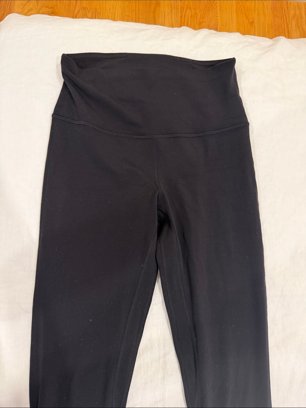 Lululemon align mini-flared pant (tall) - Picture 3 of 4